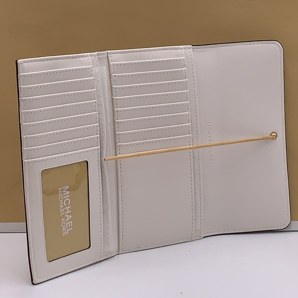 MICHAEL KORS JET SET TRAVEL LADY
LARGE TRIFOLD NON-VEGAN LEATHER
WALLET - Picture 11 of 15